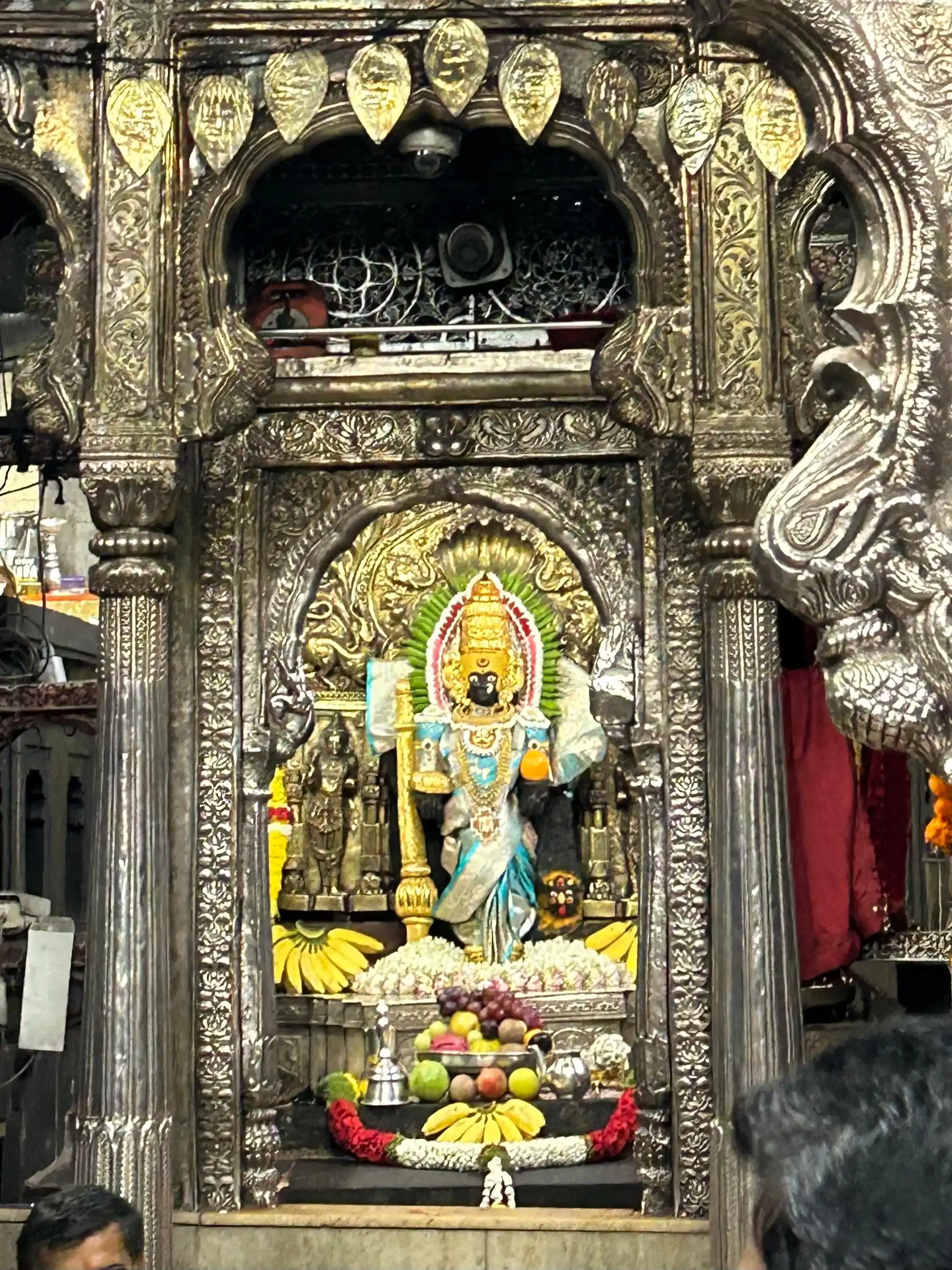 The Divine Majesty of Kolhapur’s Mahalaxmi (Ambabai) Temple: History, Darshan Guide, and the Kiranotsav Wonder.