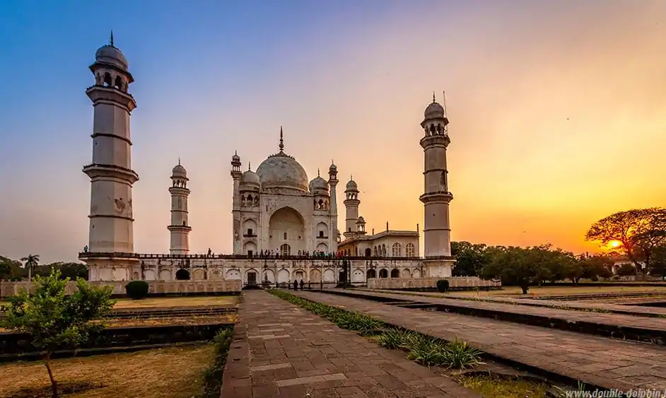  Bibi Ka Maqbara Taxi & Cab Service in Aurangabad – Travel Comfortably with Swato Cab